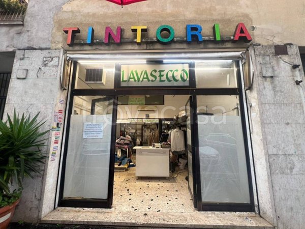 negozio in vendita a Roma in zona Cinecittà