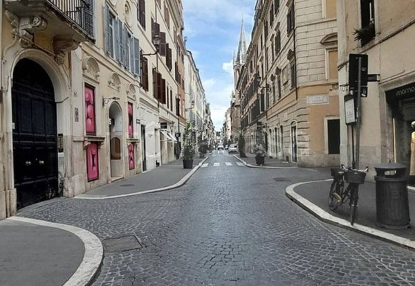 negozio in vendita a Roma in zona Campo Marzio