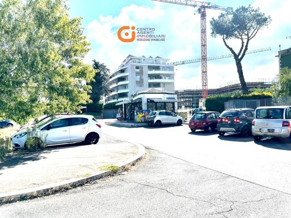 negozio in vendita a Roma in zona Trigoria