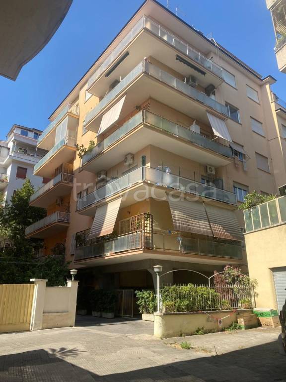 appartamento in vendita a Roma in zona Gianicolense