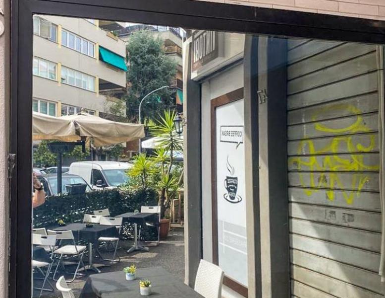 negozio in vendita a Roma in zona Ardeatino