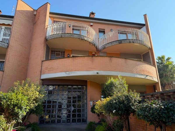 appartamento in vendita a Roma in zona Ardeatino