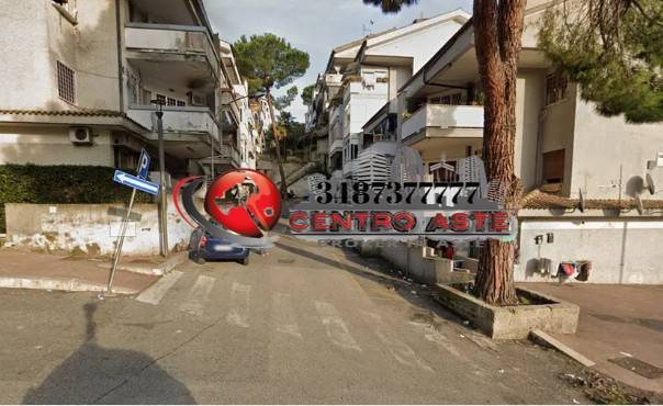 appartamento in vendita a Roma in zona Tomba di Nerone
