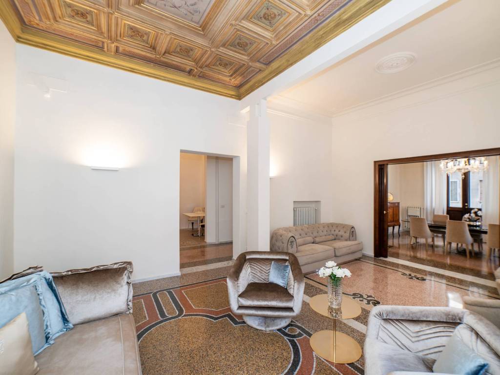 appartamento in vendita a Roma in zona Ludovisi/Sallustiano