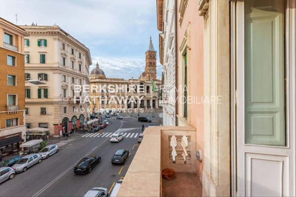 appartamento in vendita a Roma in zona Esquilino