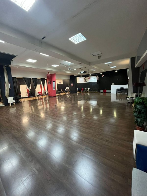 negozio in vendita a Roma in zona Collatino