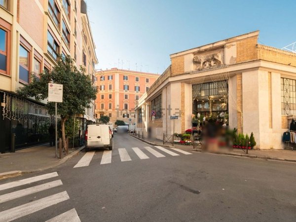 casa indipendente in vendita a Roma in zona Salario
