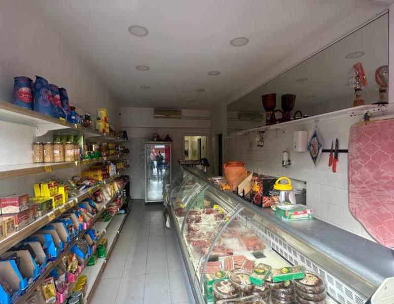 locale commerciale in vendita a Roma in zona Prima Porta