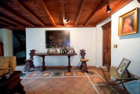 appartamento in vendita a Roma in zona Parione/Sant'Eustachio