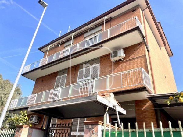 appartamento in vendita a Roma in zona Torre Angela