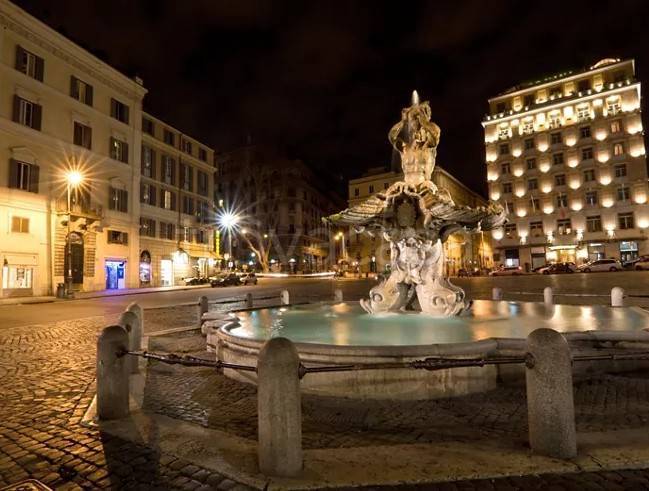 negozio in vendita a Roma in zona Trevi-Colonna