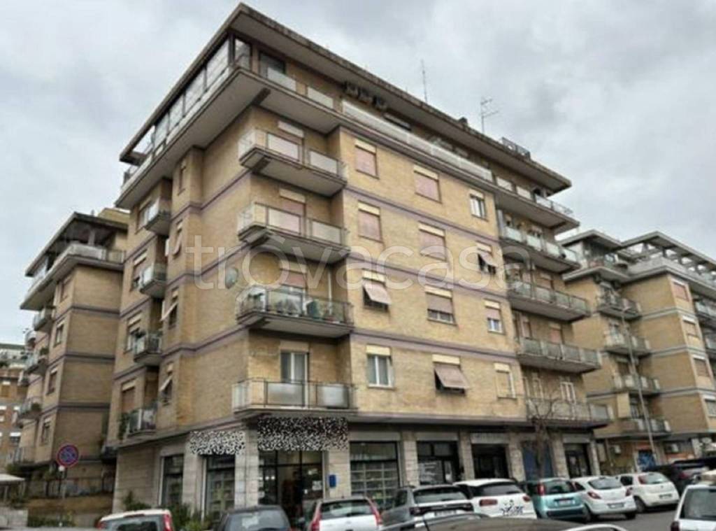 appartamento in vendita a Roma in zona Ostia
