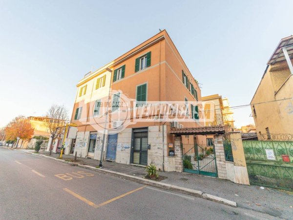 appartamento in vendita a Roma in zona Tuscolano