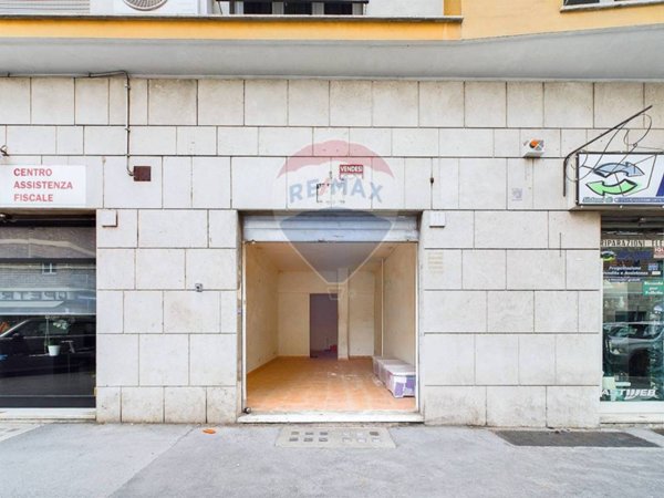 locale commerciale in vendita a Roma in zona Trieste