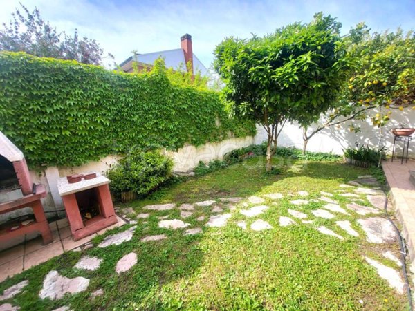 casa indipendente in vendita a Roma in zona Axa
