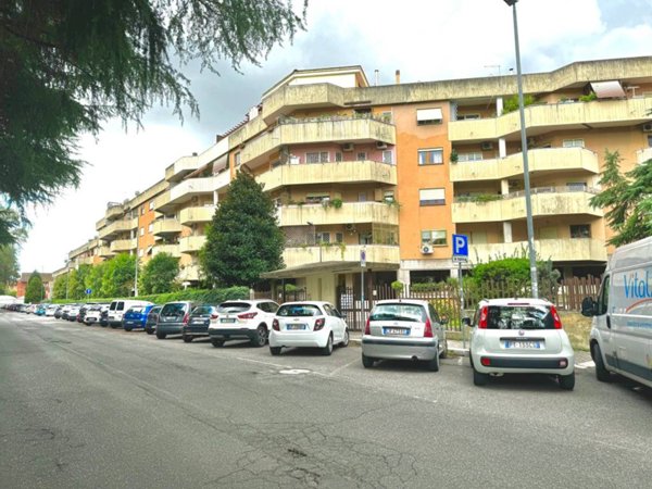 appartamento in vendita a Roma in zona Appio Claudio
