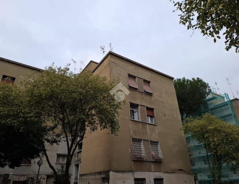 appartamento in vendita a Roma in zona Ostiense