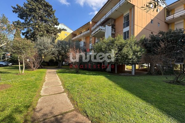 appartamento in vendita a Roma in zona Casal Palocco