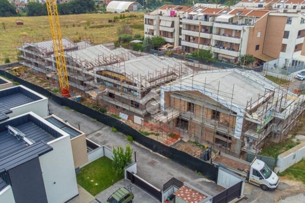 casa indipendente in vendita a Roma in zona Castelverde