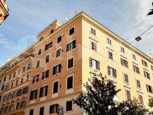 appartamento in vendita a Roma in zona Rione Monti/Campitelli