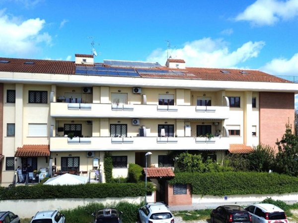appartamento in vendita a Roma in zona Tor Bella Monaca