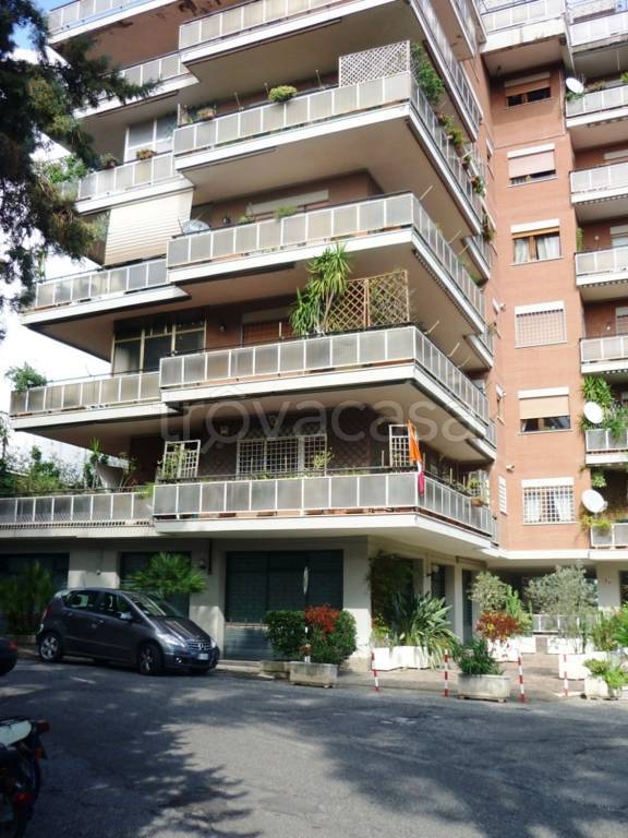 appartamento in vendita a Roma in zona Montespaccato
