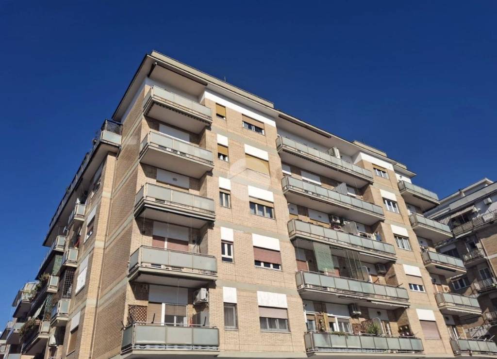 appartamento in vendita a Roma in zona Prenestino-Labicano