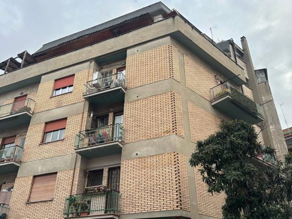 appartamento in vendita a Roma in zona Prenestino-Centocelle