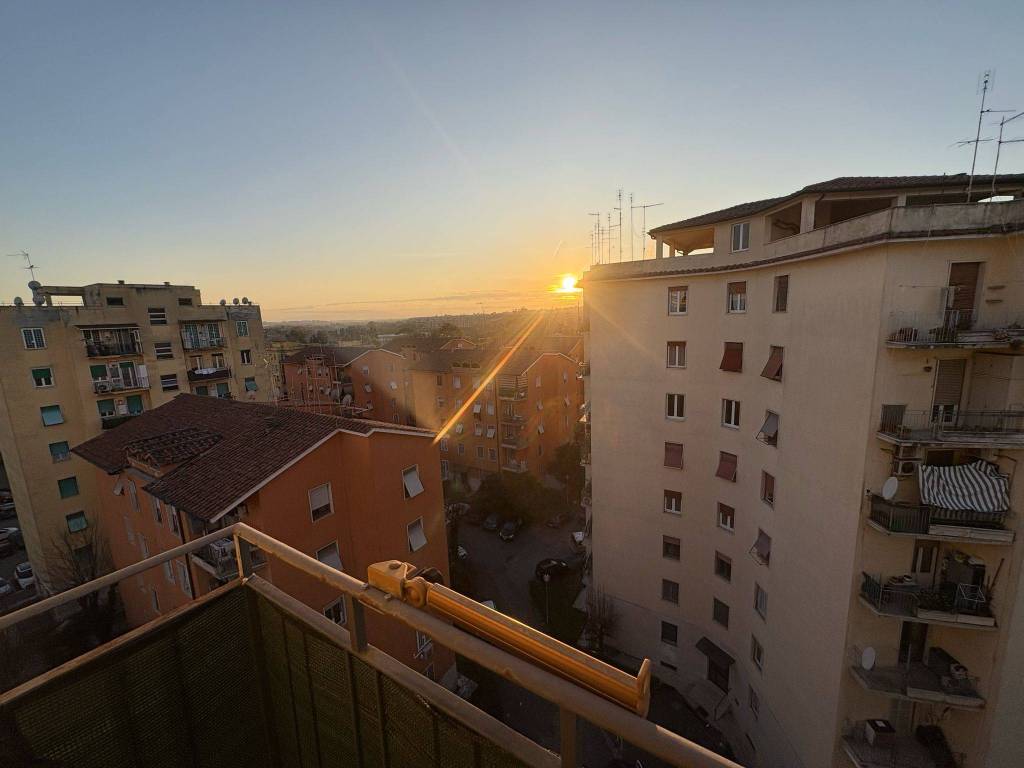 appartamento in vendita a Roma in zona Ostiense