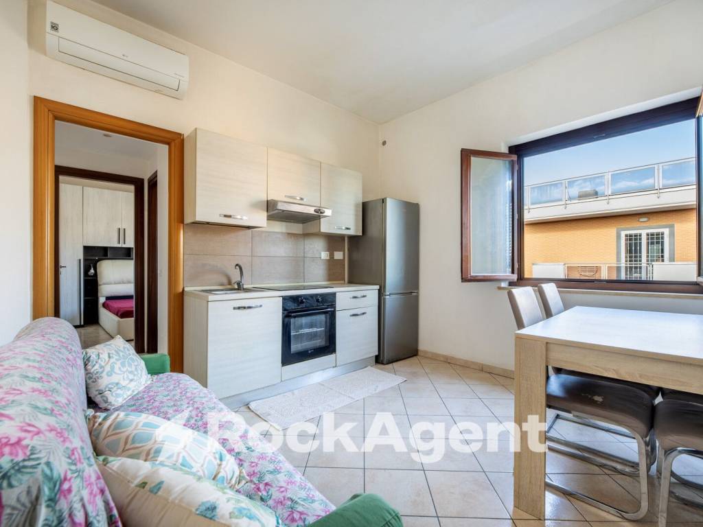 appartamento in vendita a Roma in zona Selva Candida