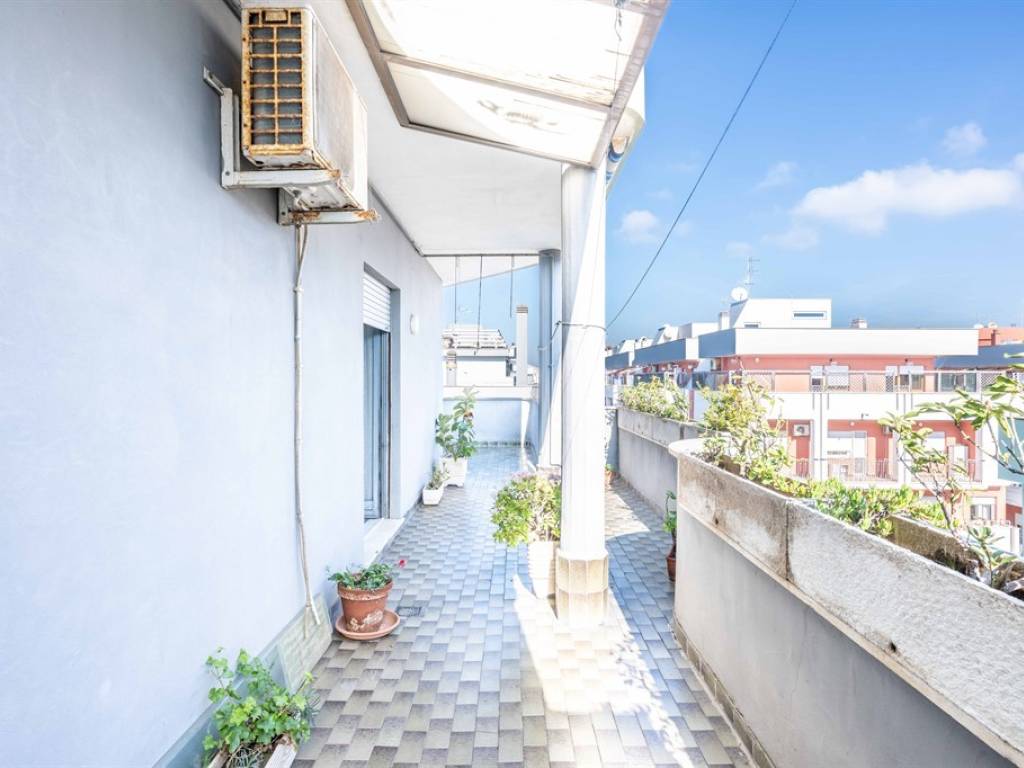 appartamento in vendita a Roma in zona Ostia