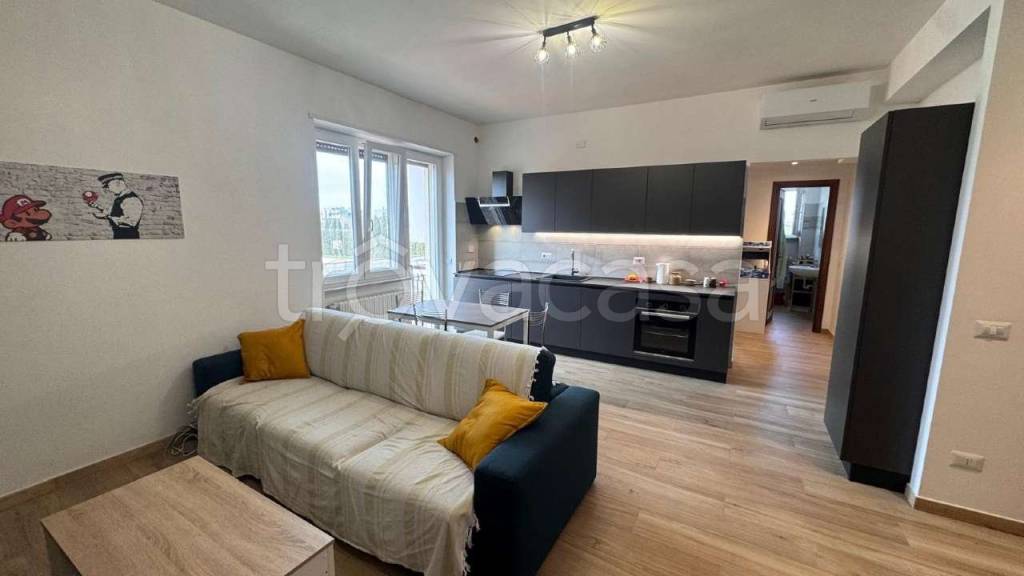 appartamento in vendita a Roma in zona Acilia