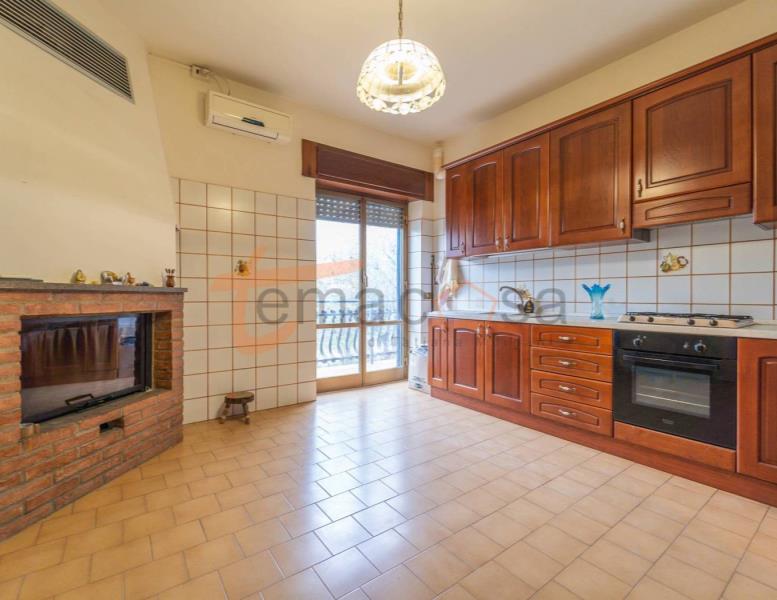 casa indipendente in vendita a Roma in zona Finocchio