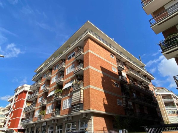 appartamento in vendita a Roma in zona Appio Claudio