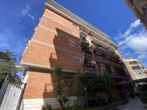 appartamento in vendita a Roma in zona Appio Claudio