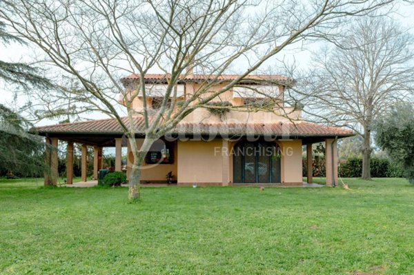 casa indipendente in vendita a Roma