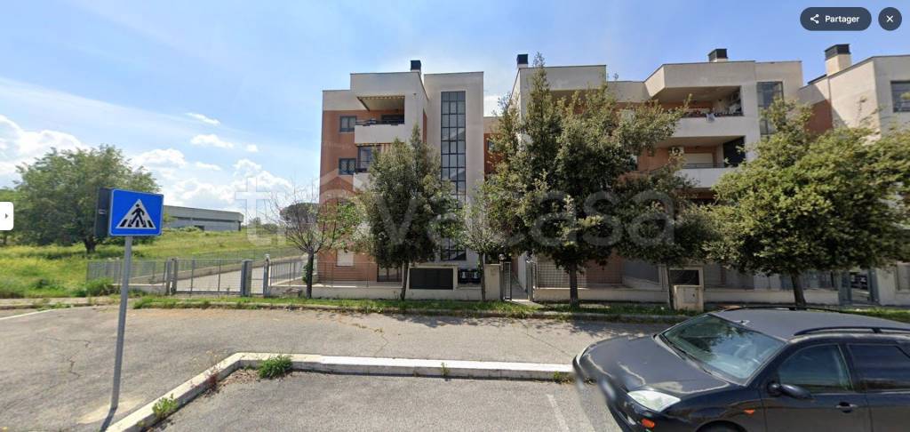 appartamento in vendita a Roma in zona Ponte di Nona