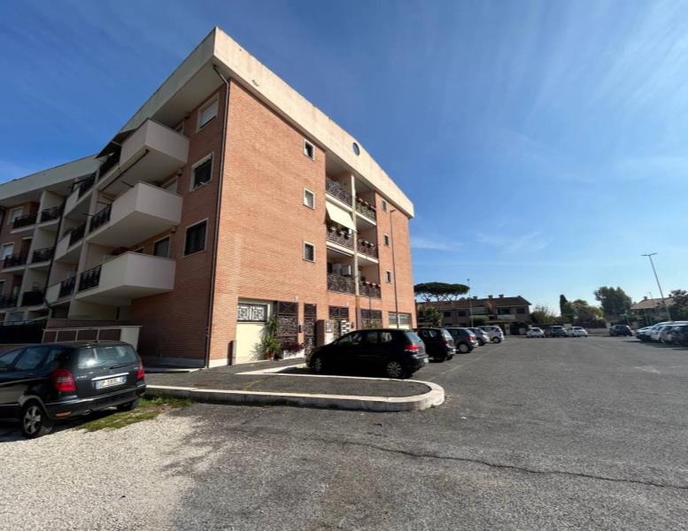 appartamento in vendita a Roma in zona Infernetto