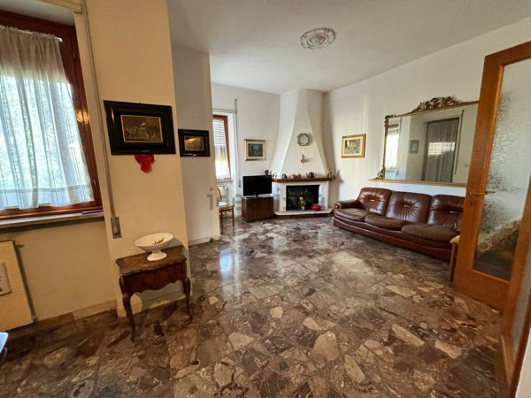 appartamento in vendita a Roma in zona Spinaceto