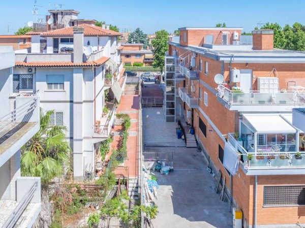appartamento in vendita a Roma in zona Acilia