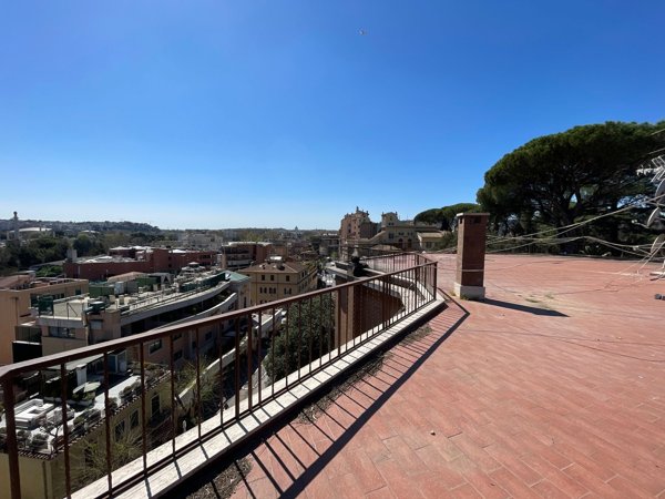 appartamento in vendita a Roma in zona Della Vittoria
