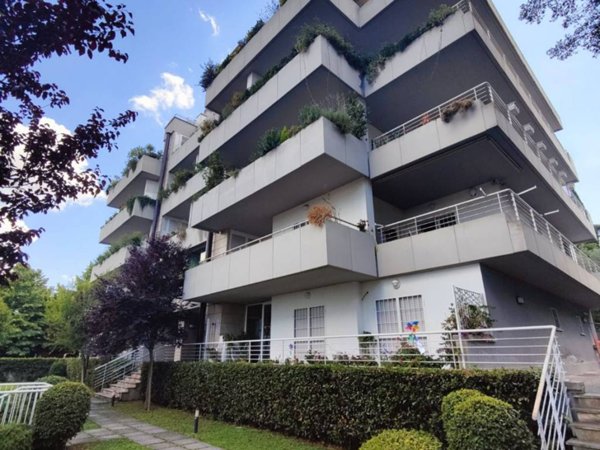 appartamento in vendita a Roma in zona Tor di Quinto