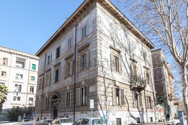 appartamento in vendita a Roma in zona Campo Marzio