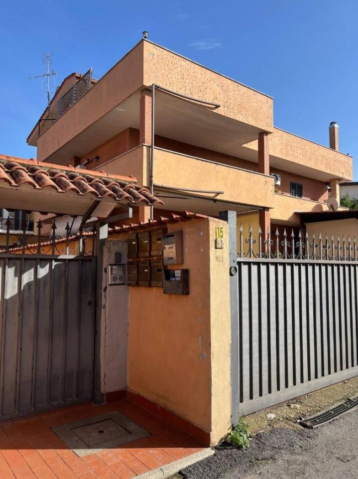 appartamento in vendita a Roma in zona Casal Palocco
