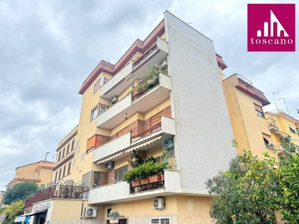 appartamento in vendita a Roma in zona Primavalle