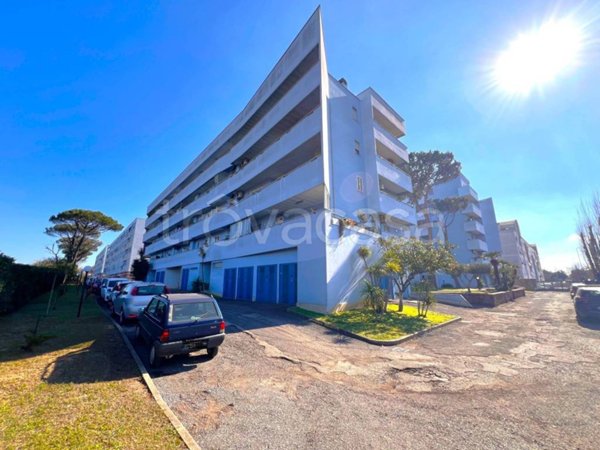 appartamento in vendita a Roma in zona Casal Palocco