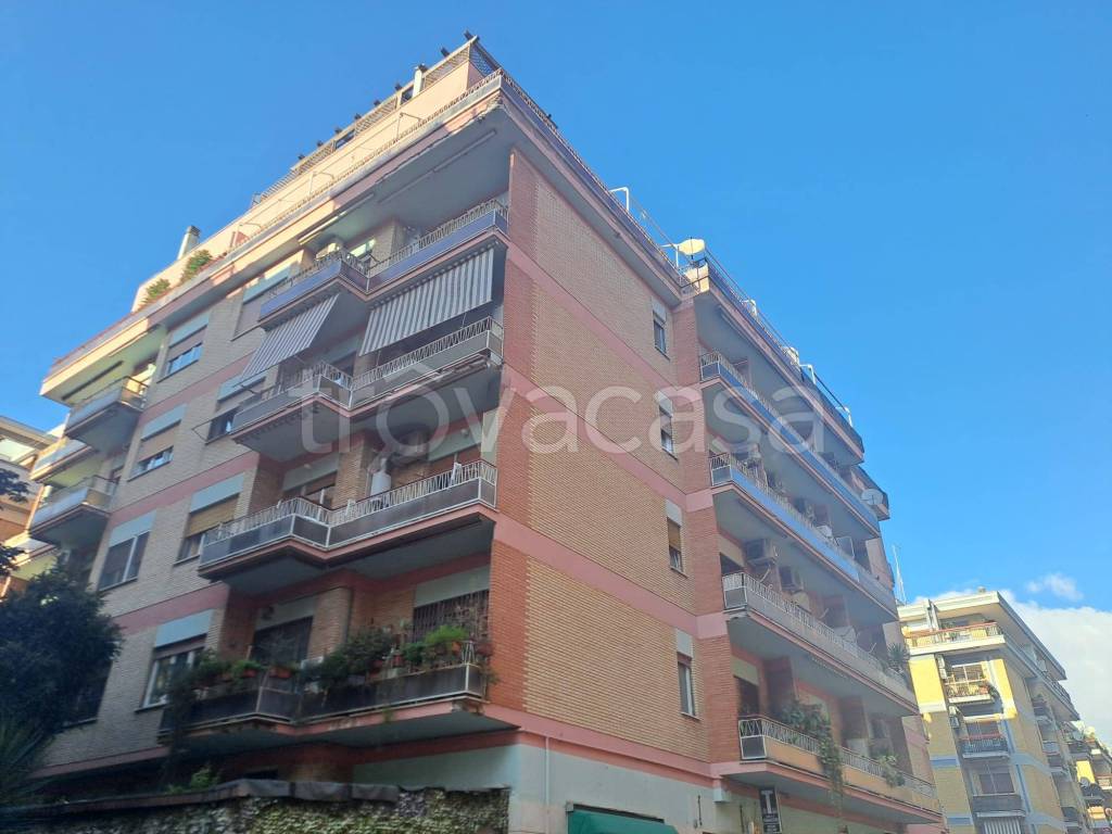 appartamento in vendita a Roma in zona Ostia