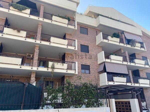 appartamento in vendita a Roma in zona Torrione Cerquetta
