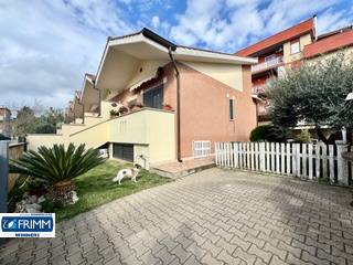 casa indipendente in vendita a Roma in zona Acilia