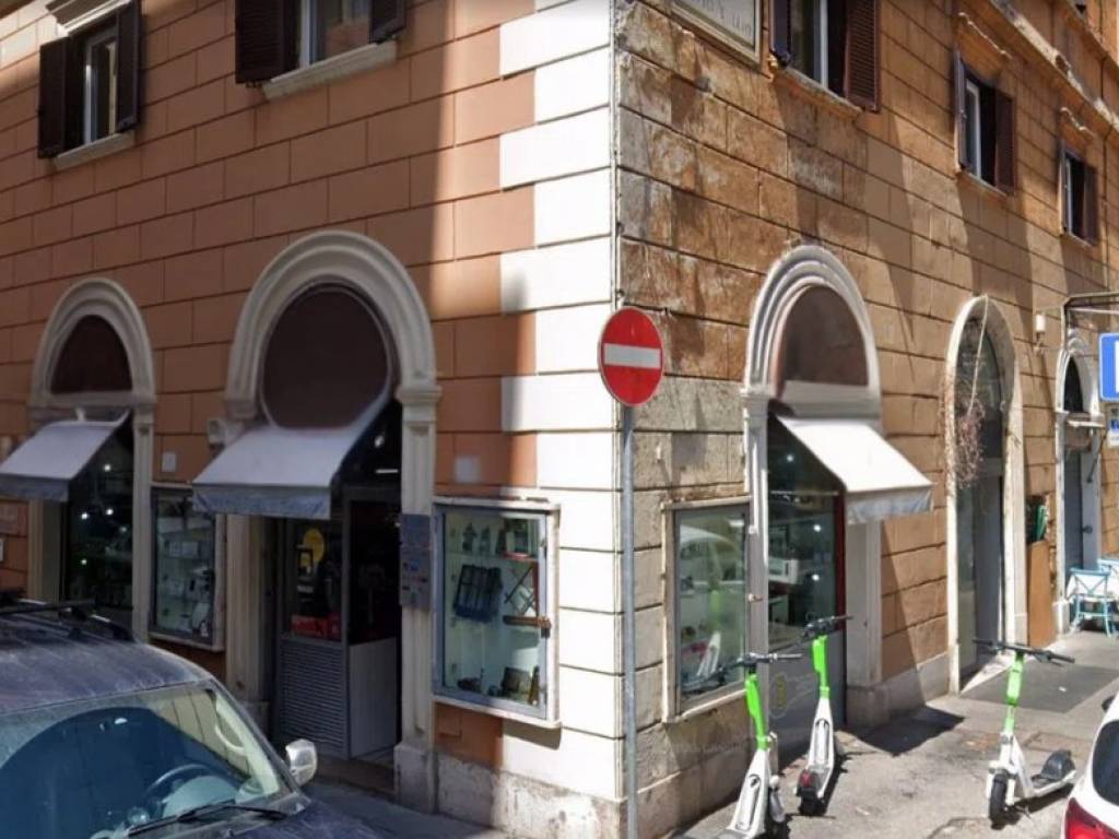 negozio in vendita a Roma in zona Salario